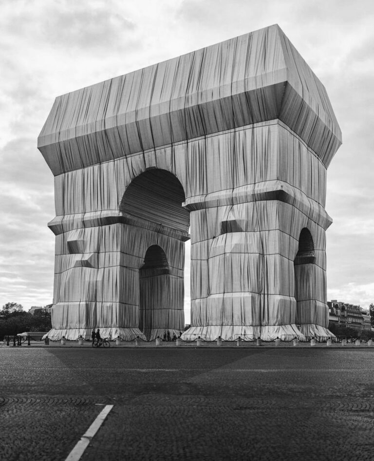 Marc D L Arc de Triomphe Christo Jeanne-Claude Art